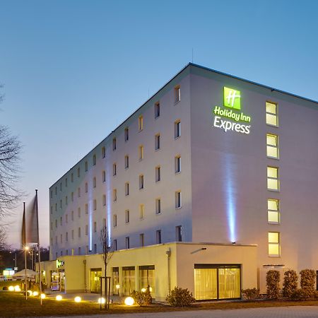 Holiday Inn Express Neunkirchen By Ihg Bagian luar foto