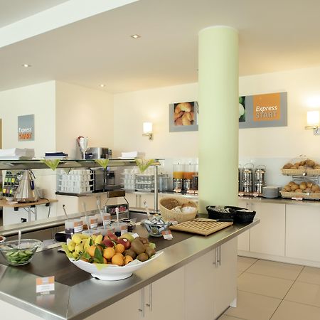 Holiday Inn Express Neunkirchen By Ihg Bagian luar foto