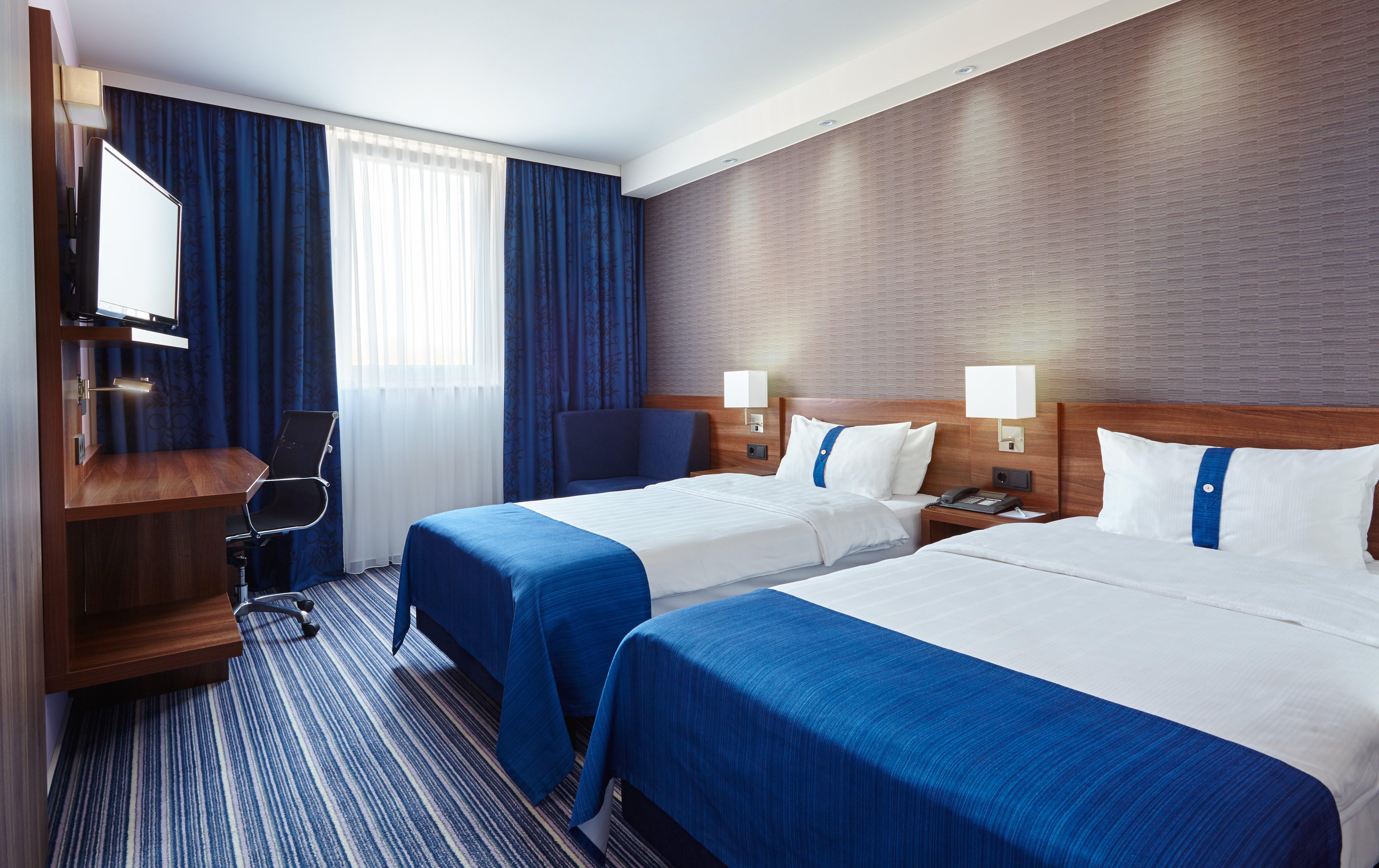 Holiday Inn Express Neunkirchen By Ihg Bagian luar foto