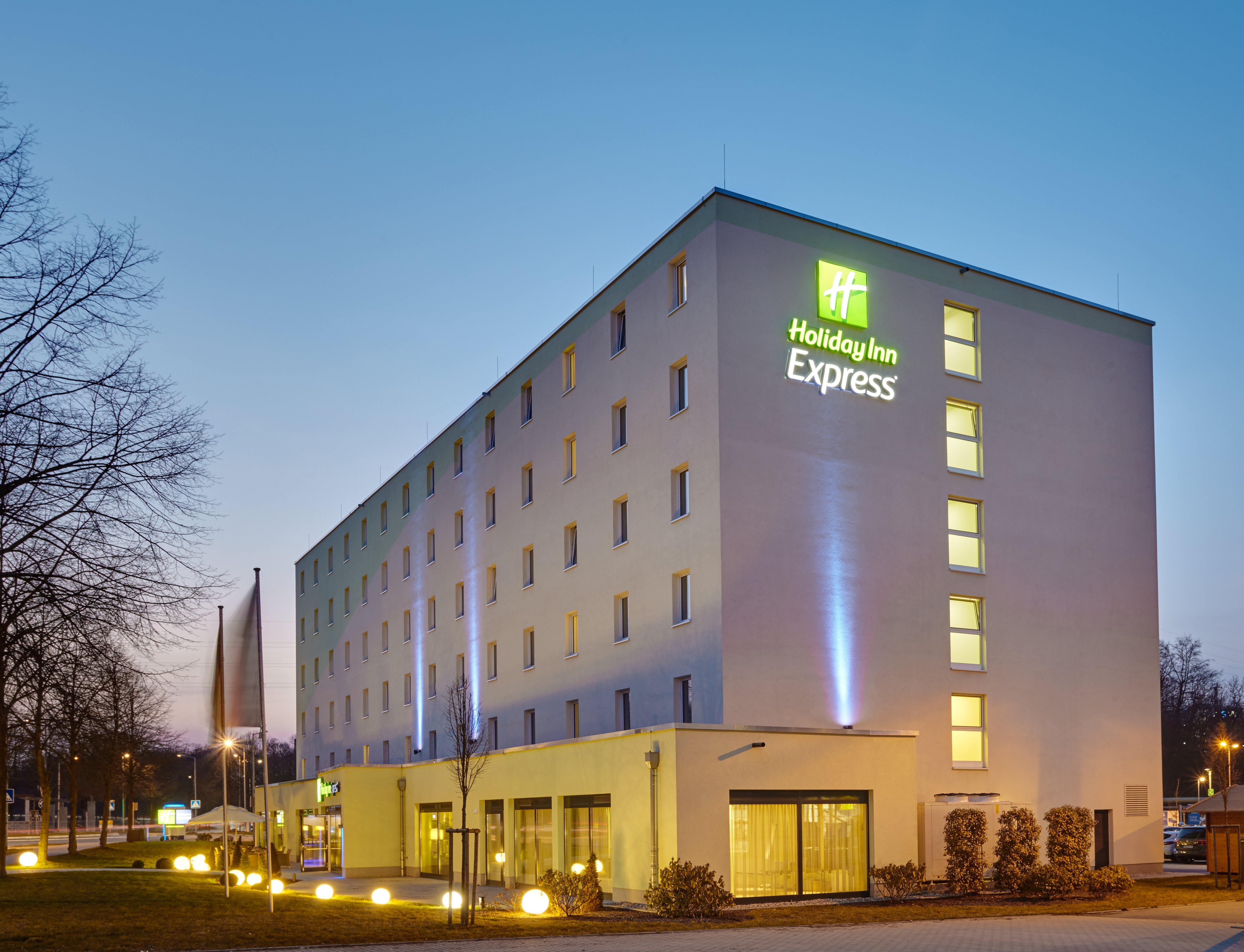 Holiday Inn Express Neunkirchen By Ihg Bagian luar foto
