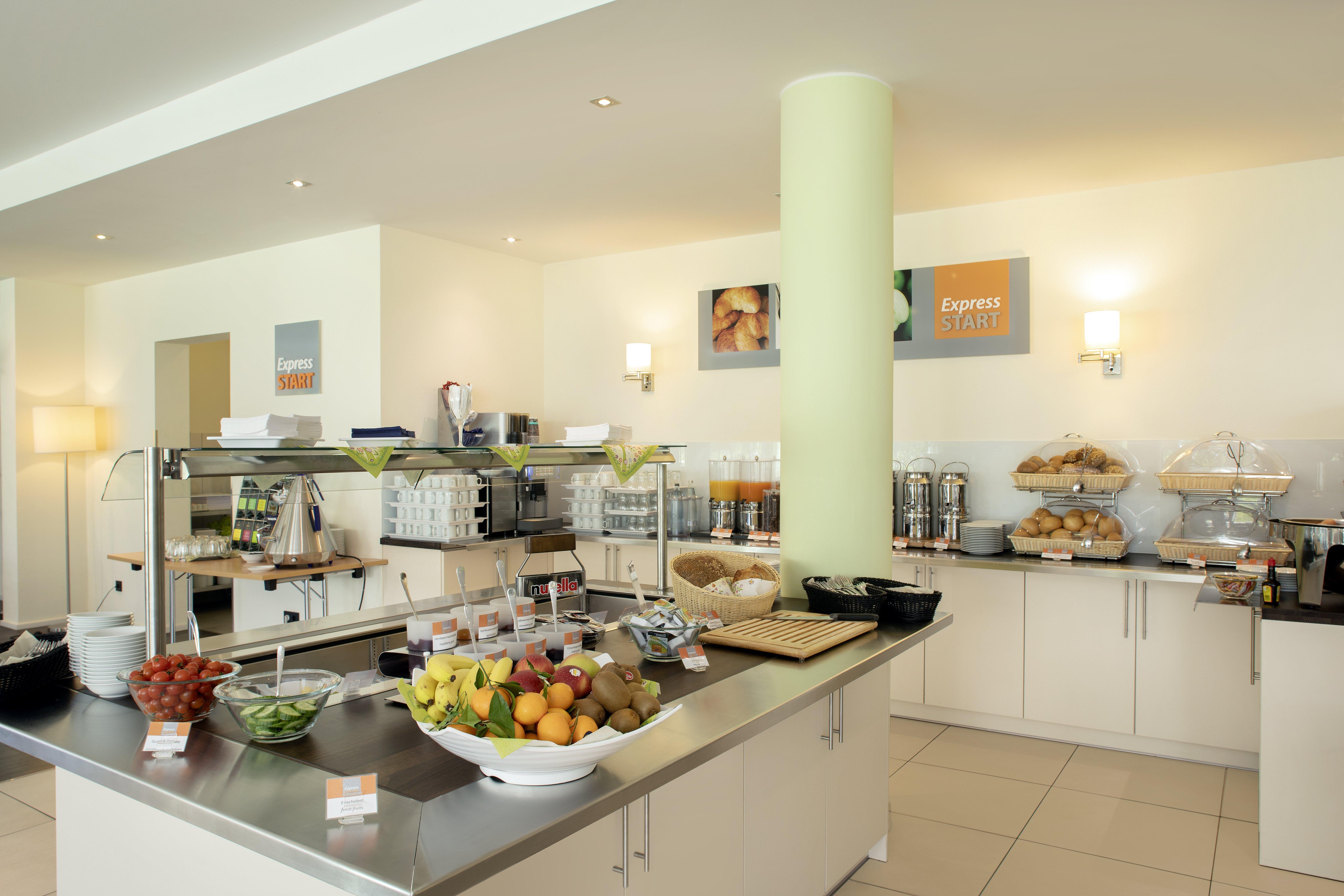 Holiday Inn Express Neunkirchen By Ihg Bagian luar foto