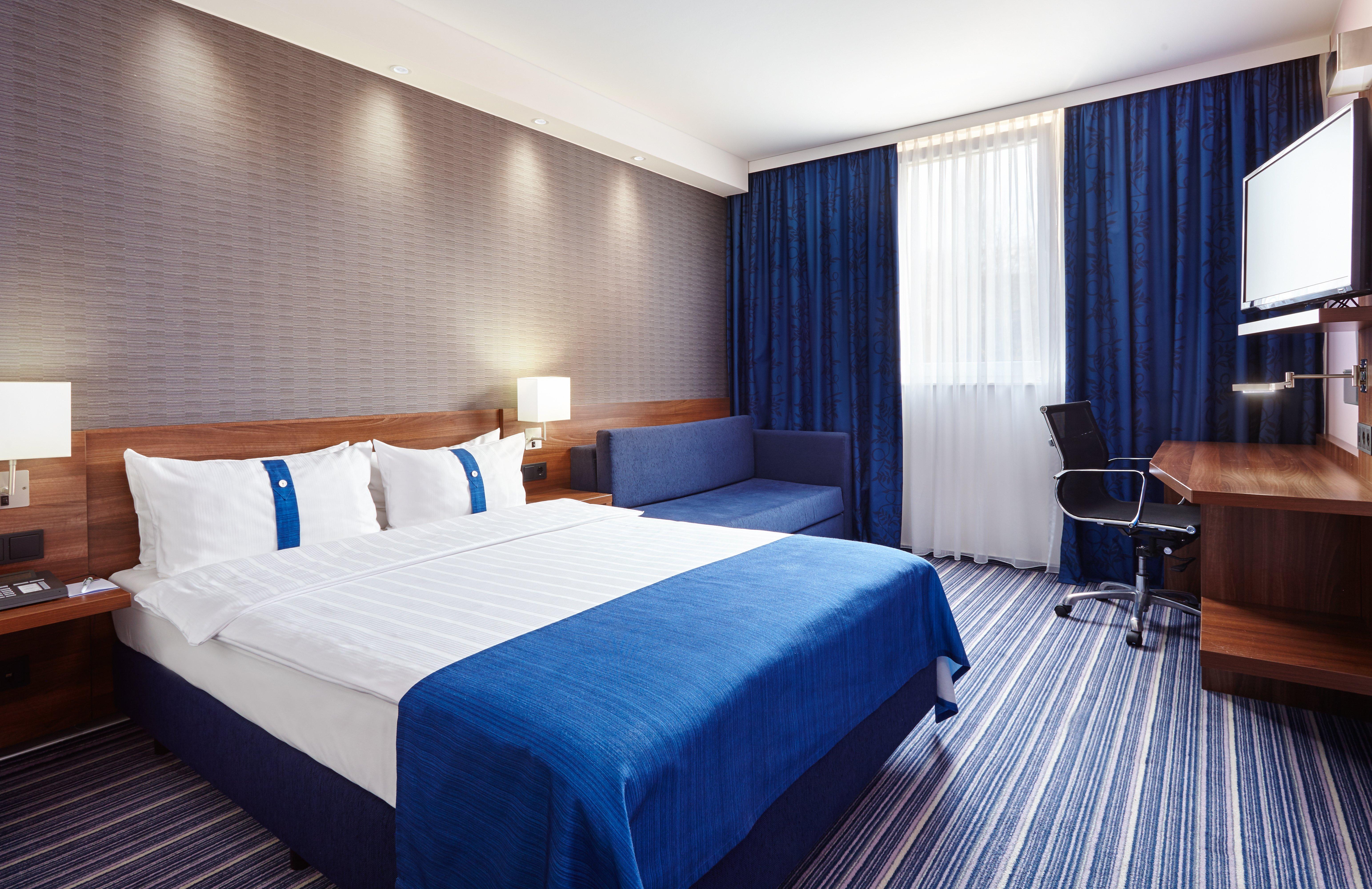 Holiday Inn Express Neunkirchen By Ihg Bagian luar foto
