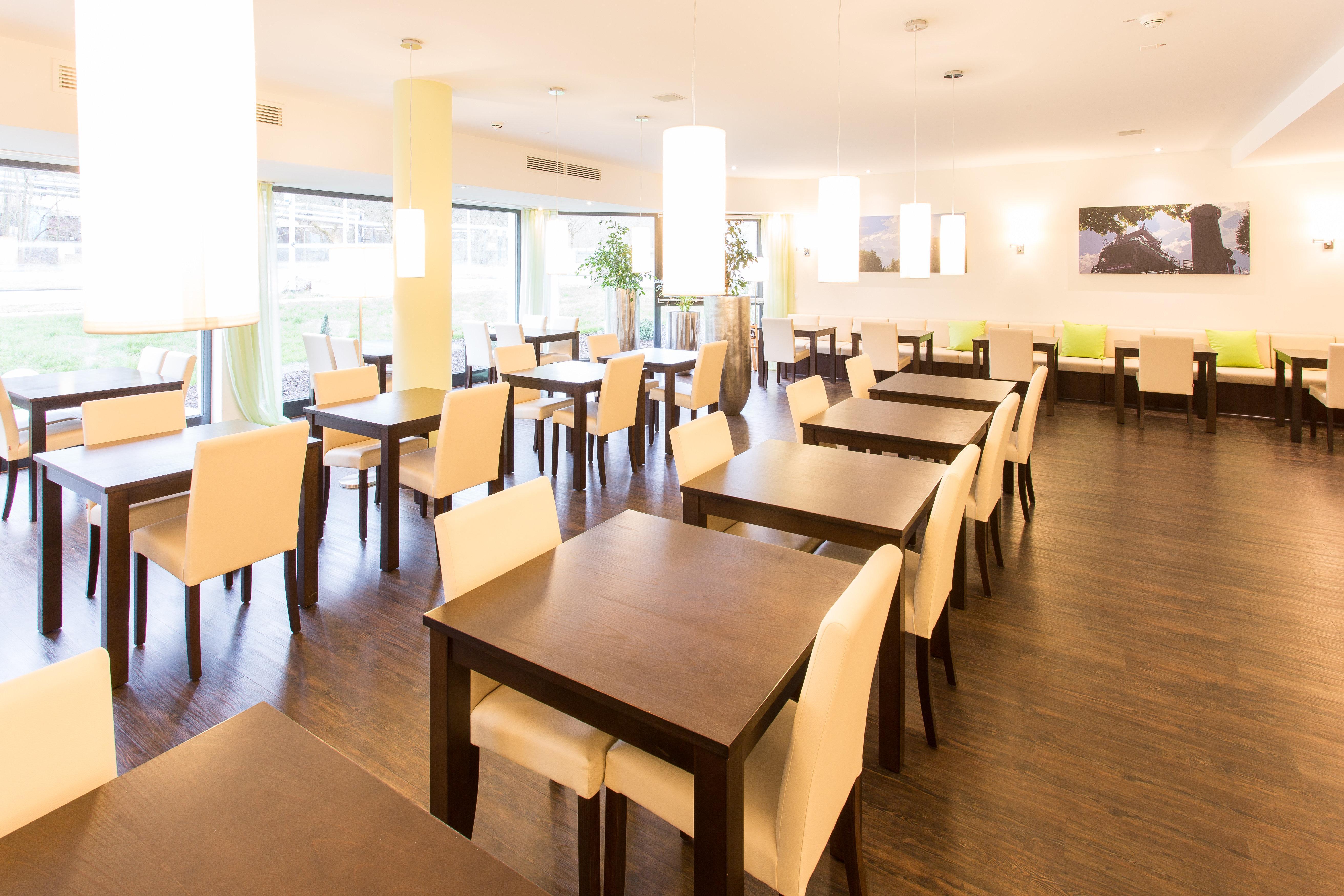 Holiday Inn Express Neunkirchen By Ihg Bagian luar foto