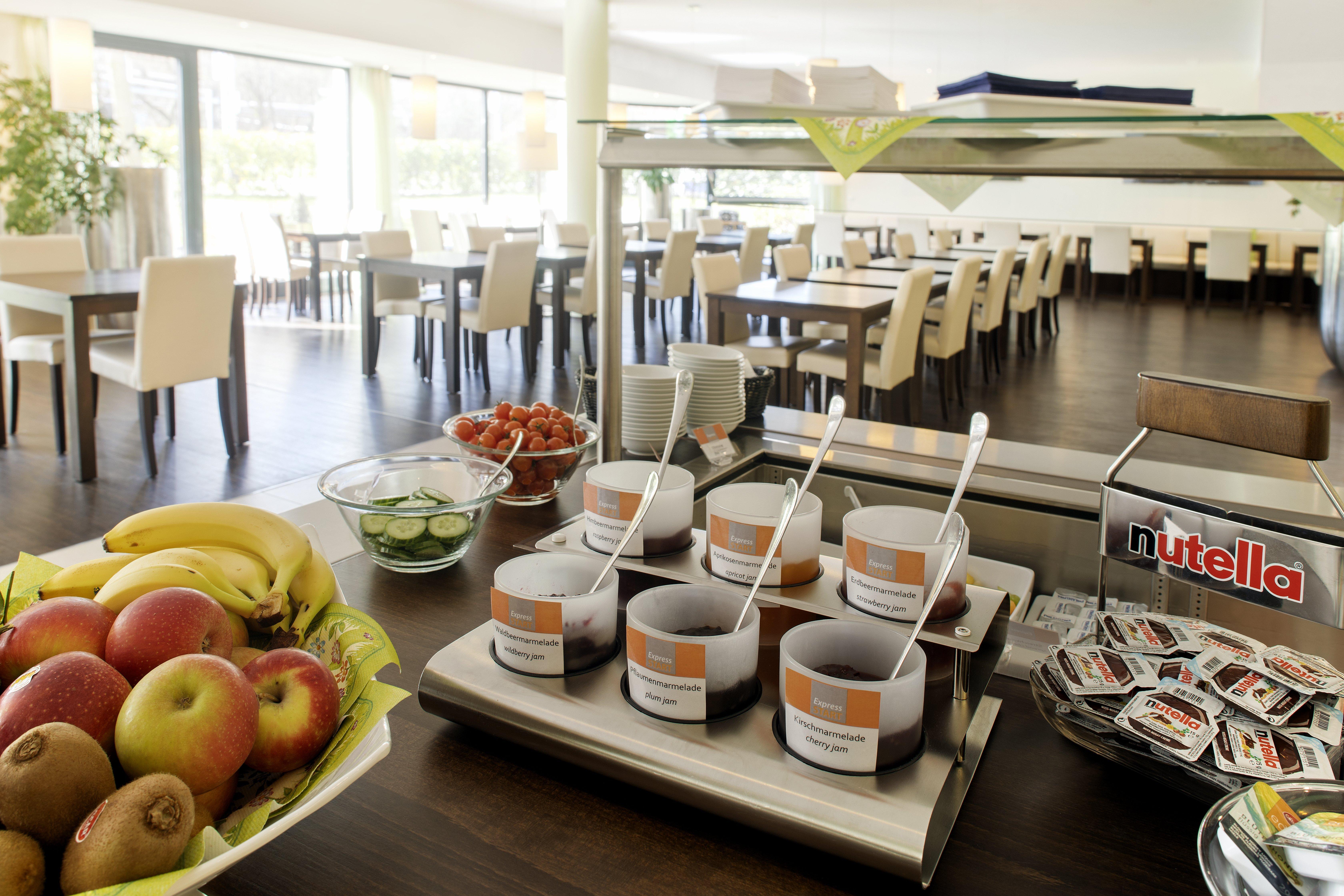 Holiday Inn Express Neunkirchen By Ihg Bagian luar foto