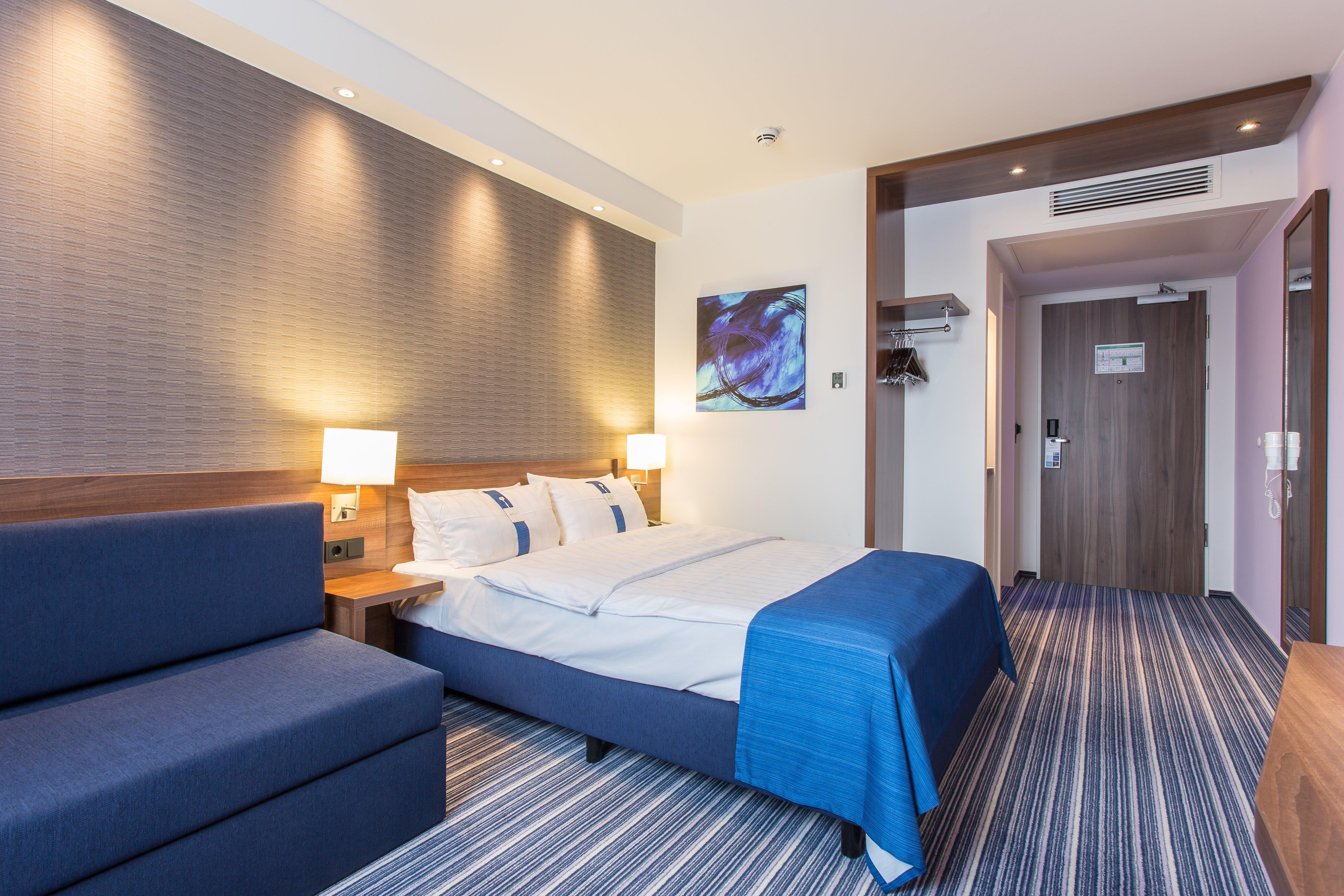 Holiday Inn Express Neunkirchen By Ihg Bagian luar foto