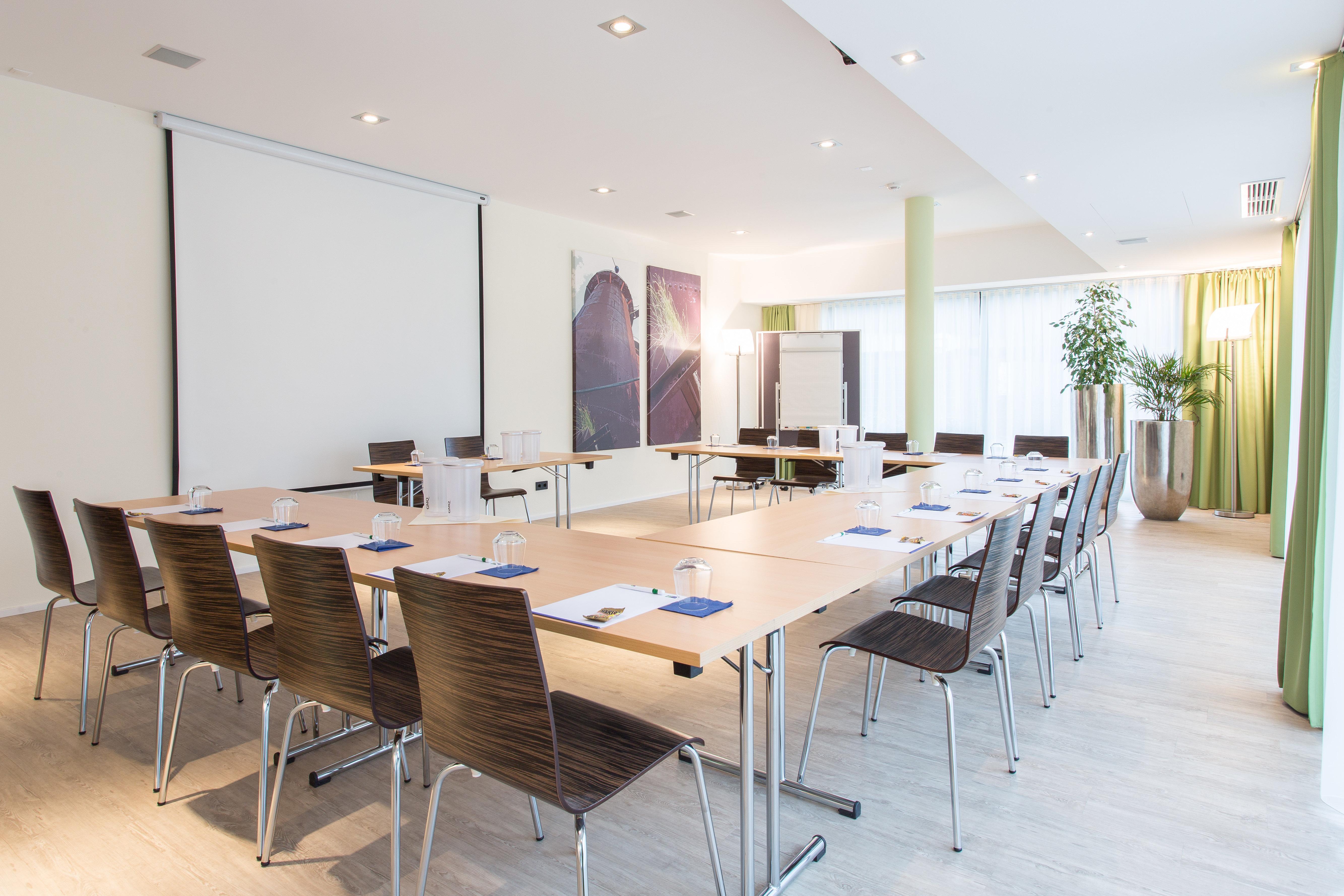 Holiday Inn Express Neunkirchen By Ihg Bagian luar foto