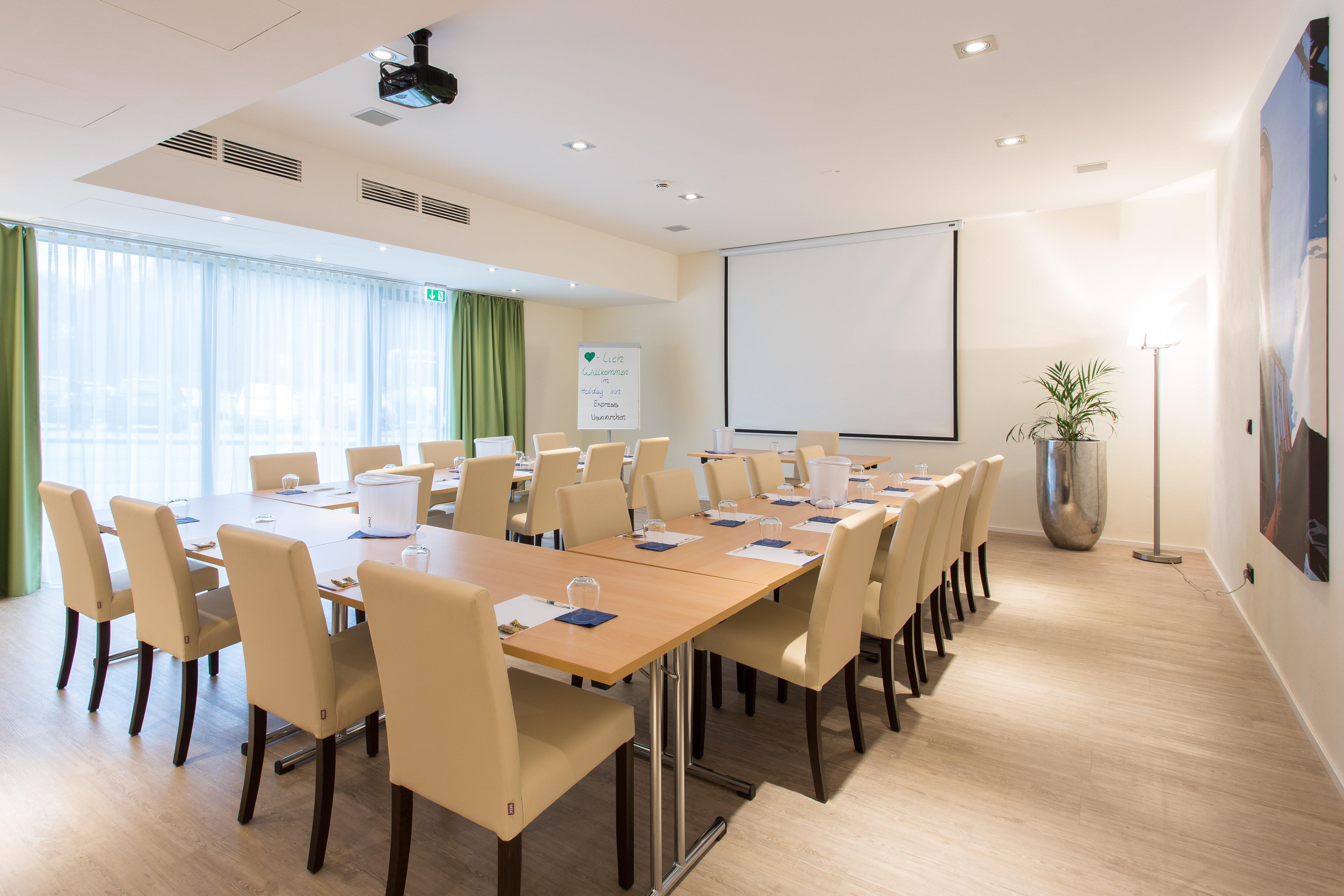 Holiday Inn Express Neunkirchen By Ihg Bagian luar foto