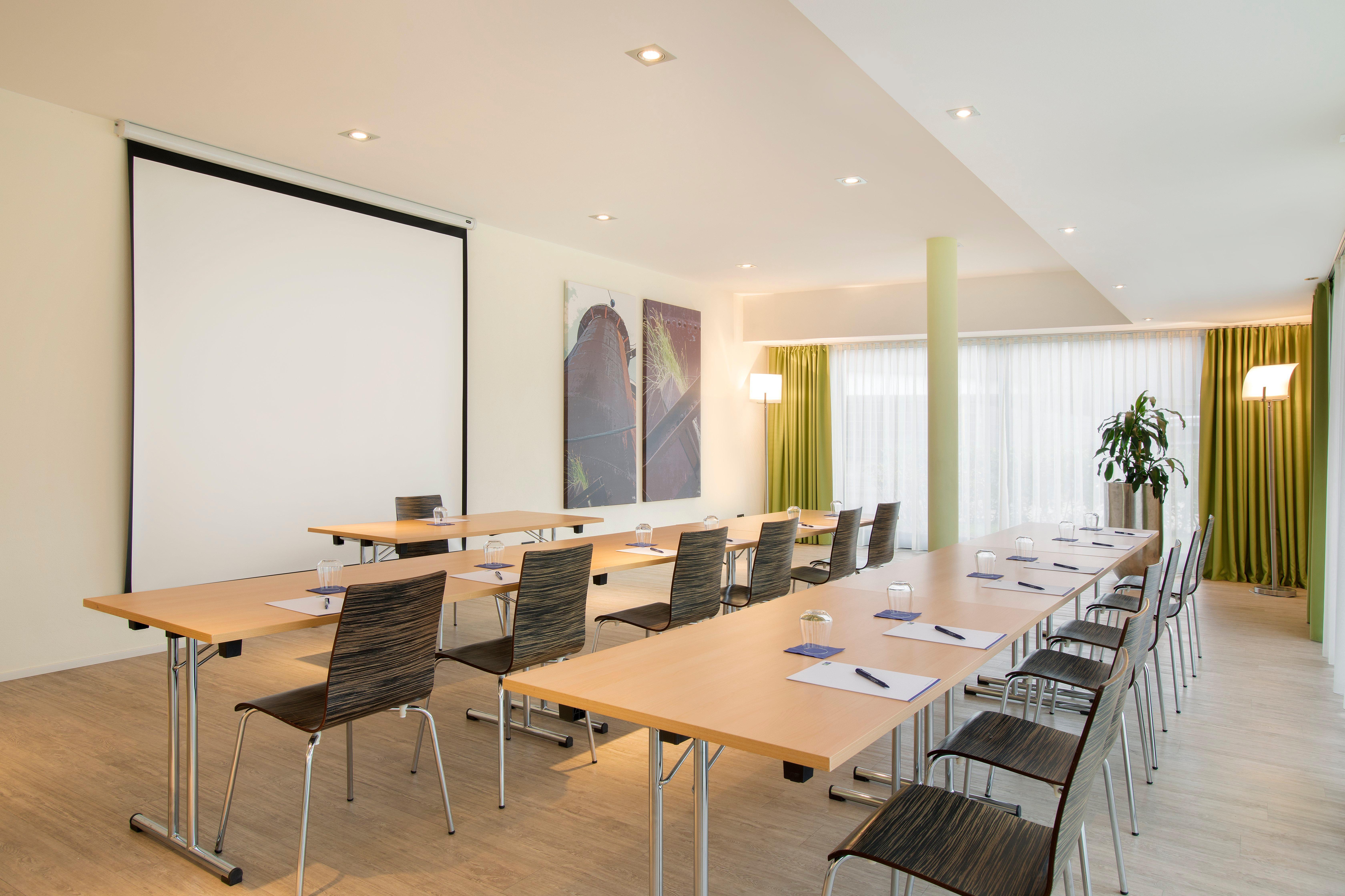 Holiday Inn Express Neunkirchen By Ihg Bagian luar foto