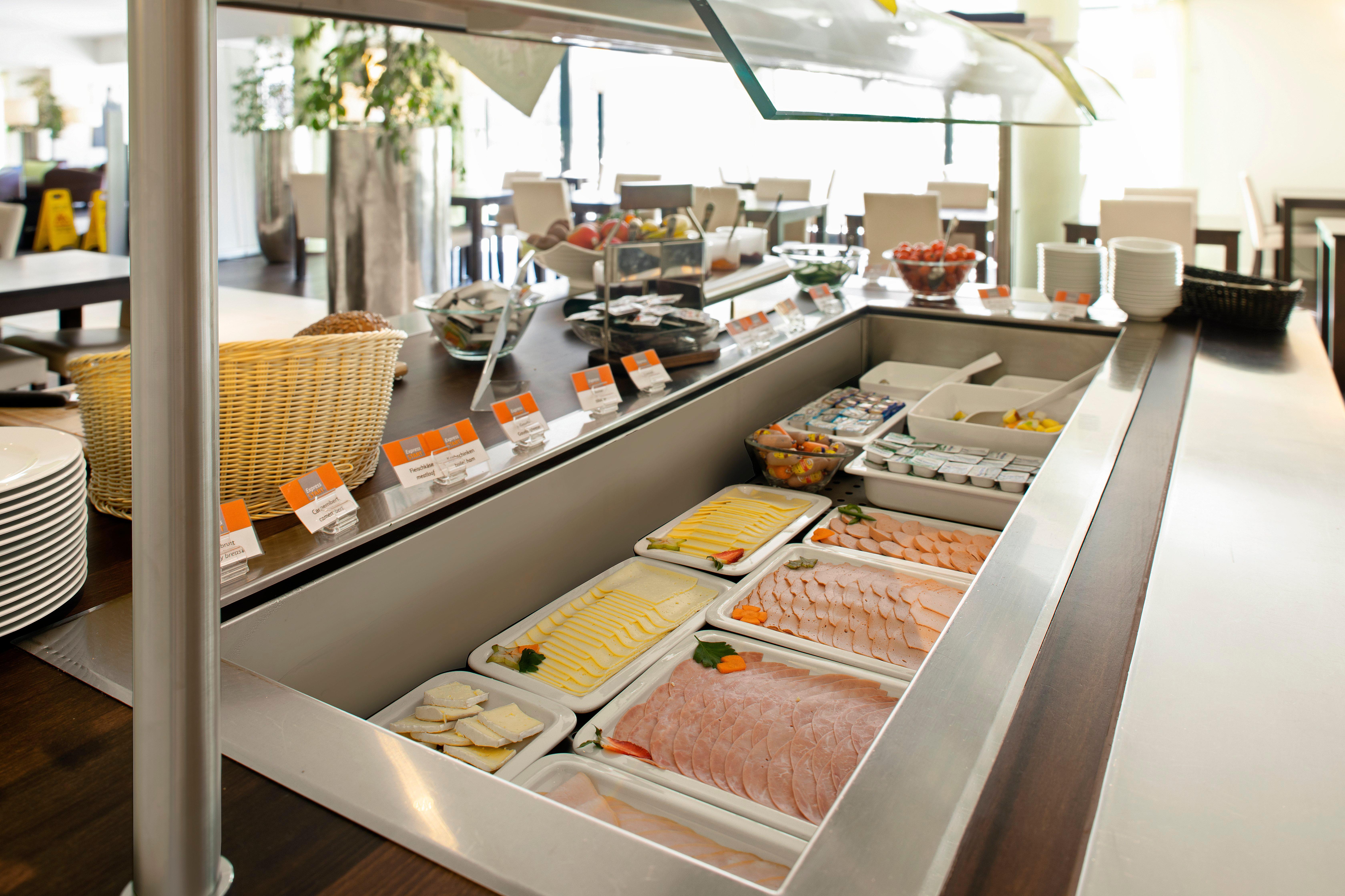 Holiday Inn Express Neunkirchen By Ihg Bagian luar foto