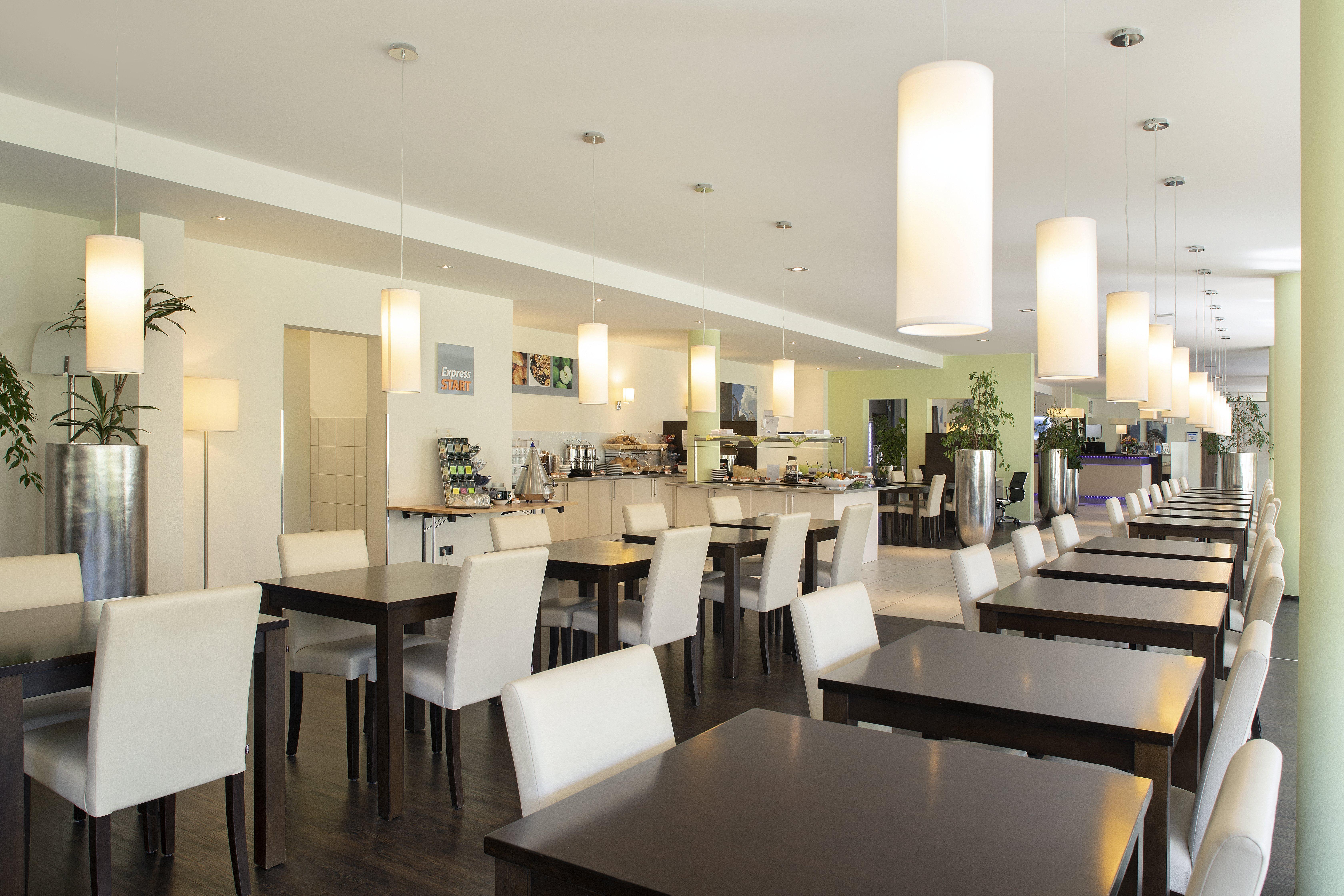 Holiday Inn Express Neunkirchen By Ihg Bagian luar foto