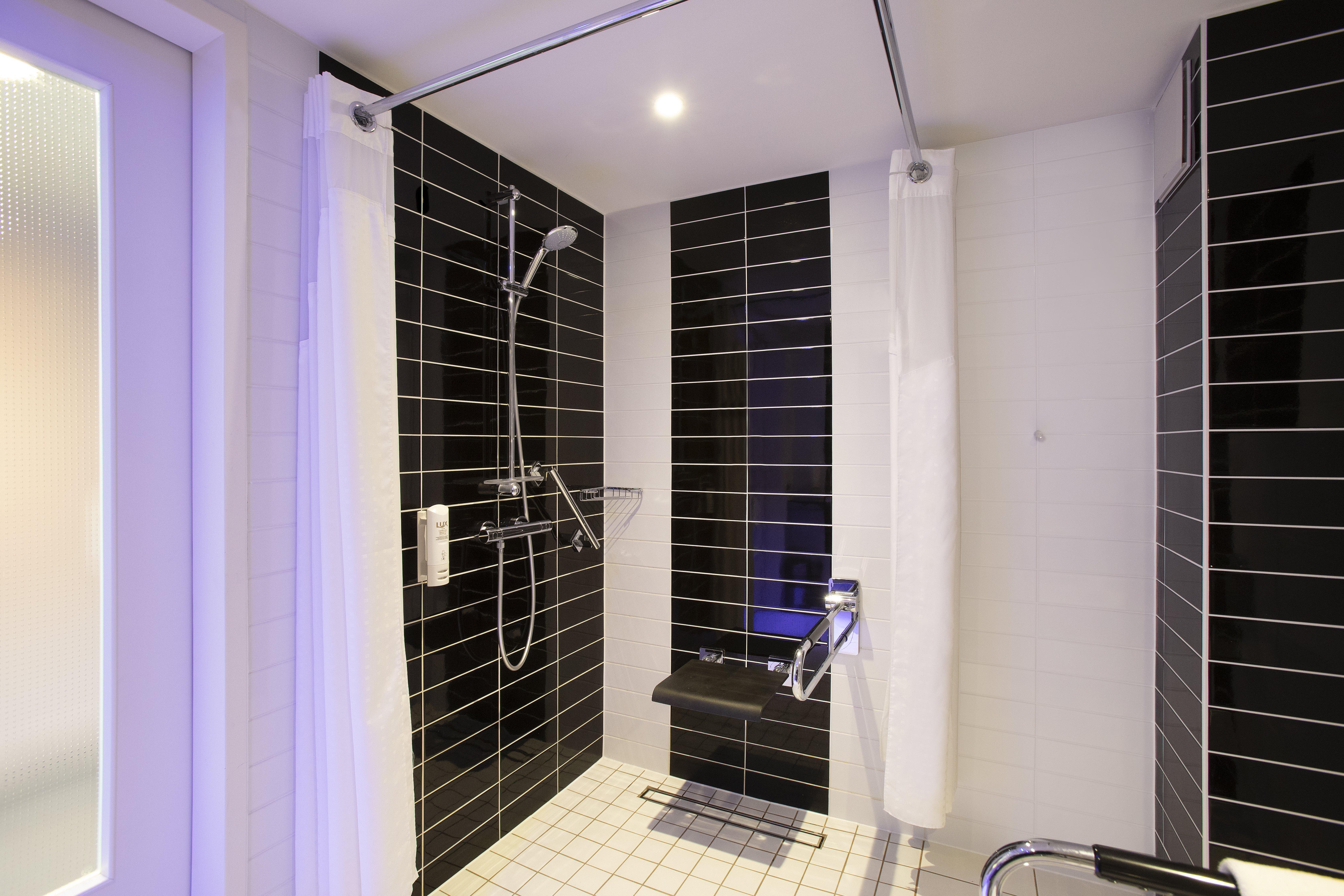 Holiday Inn Express Neunkirchen By Ihg Bagian luar foto
