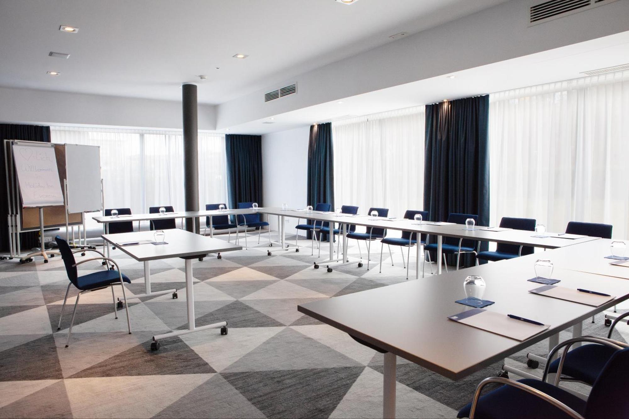 Holiday Inn Express Neunkirchen By Ihg Bagian luar foto