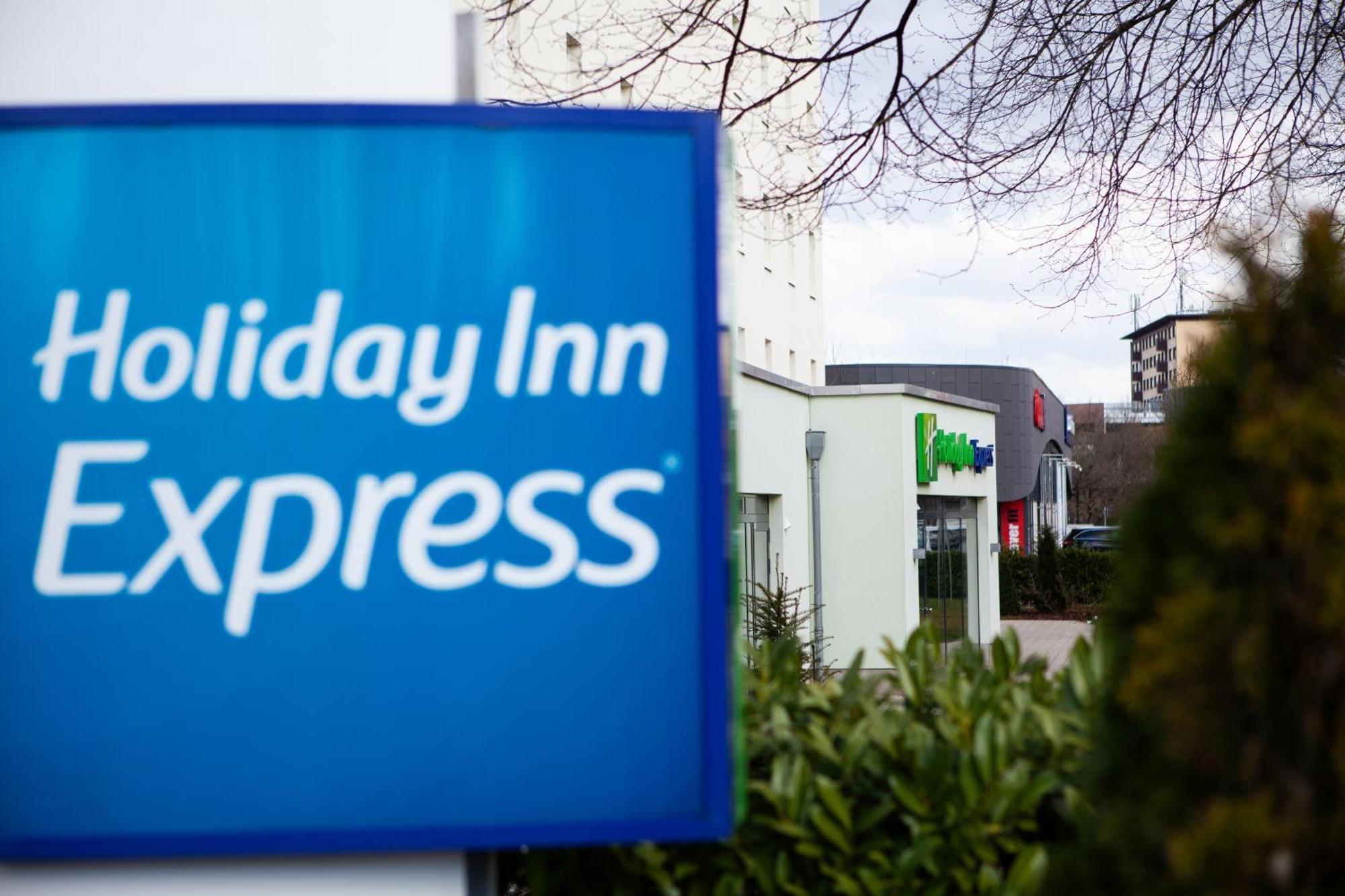 Holiday Inn Express Neunkirchen By Ihg Bagian luar foto