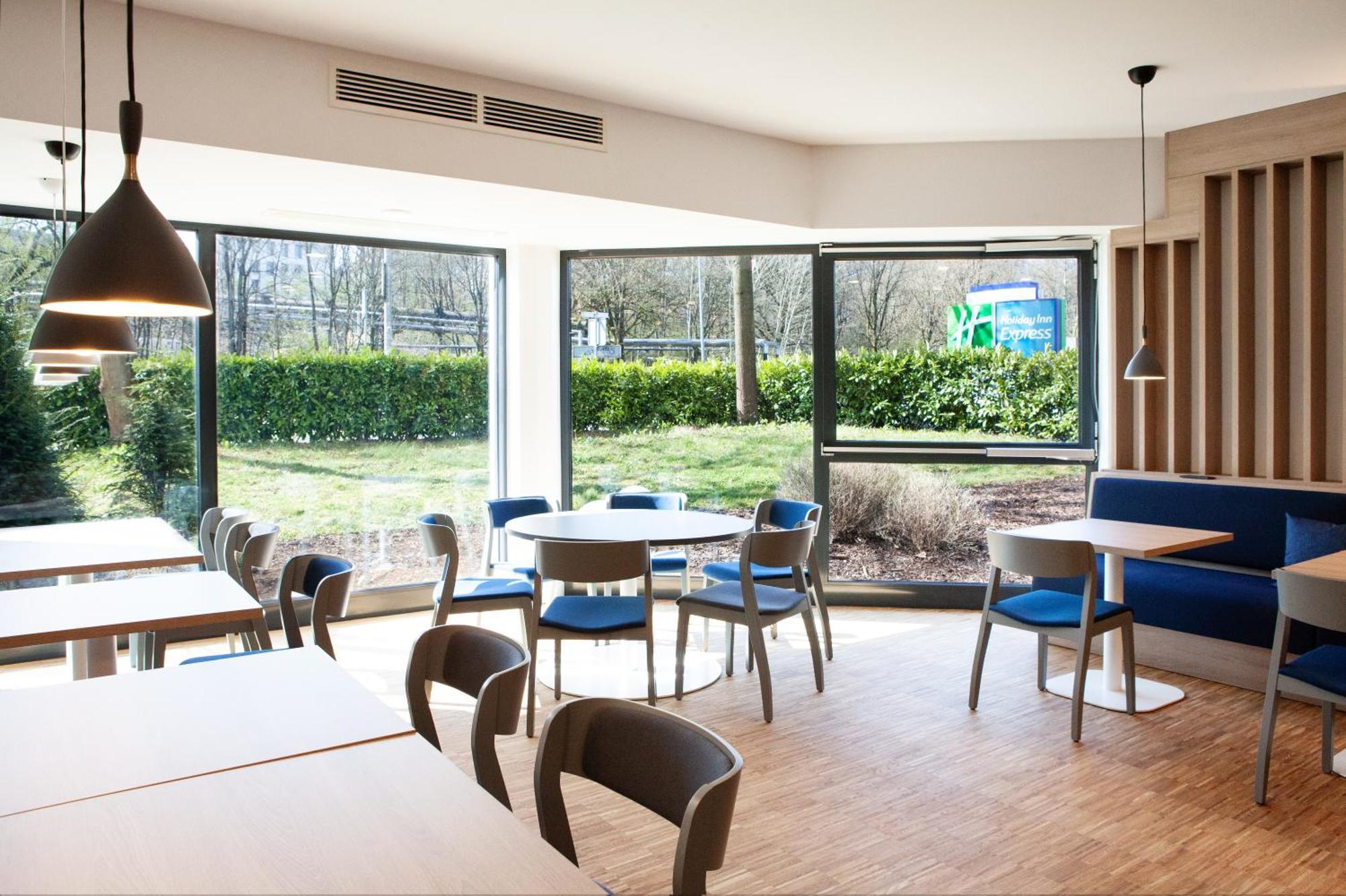 Holiday Inn Express Neunkirchen By Ihg Bagian luar foto