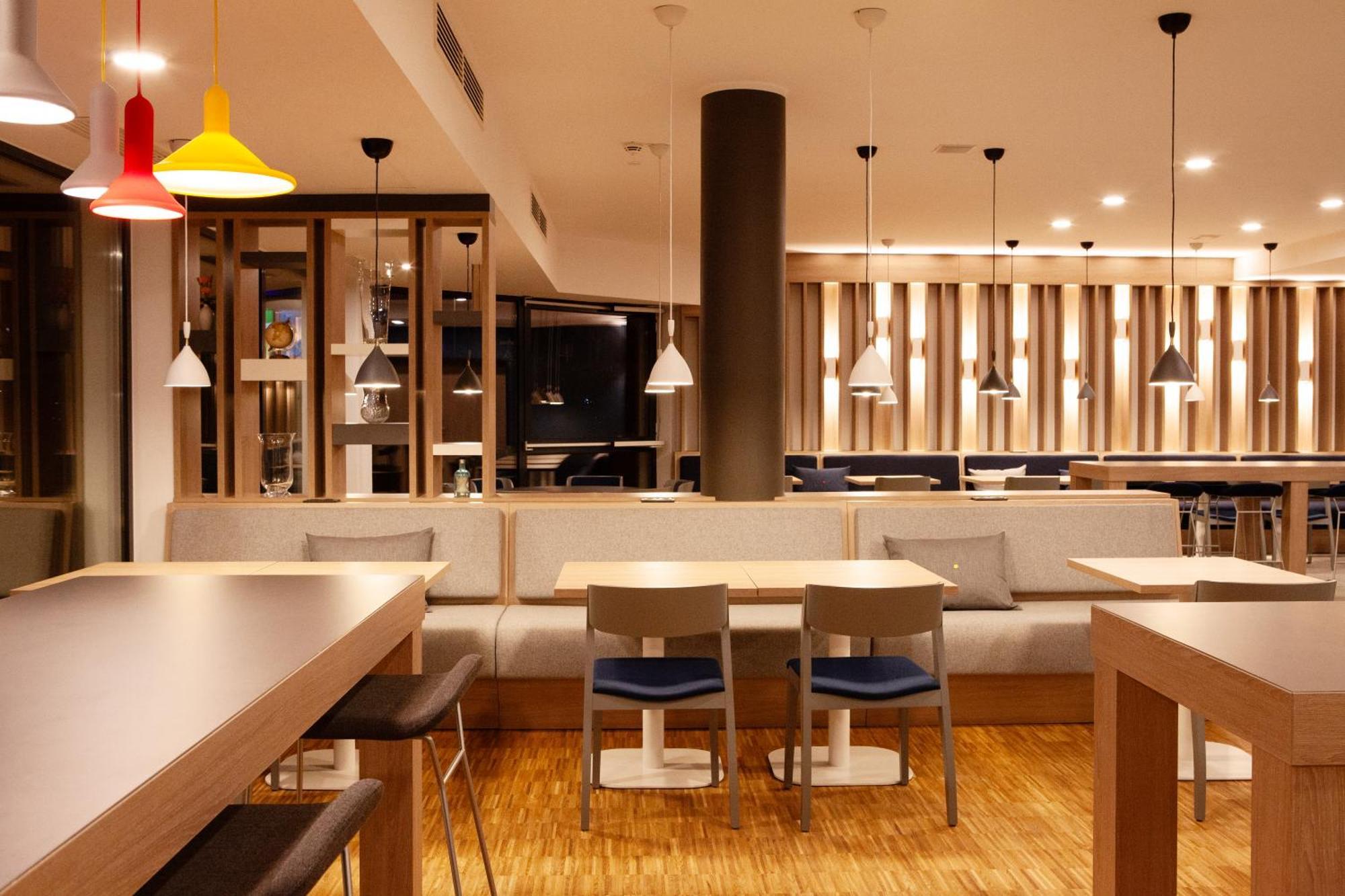 Holiday Inn Express Neunkirchen By Ihg Bagian luar foto