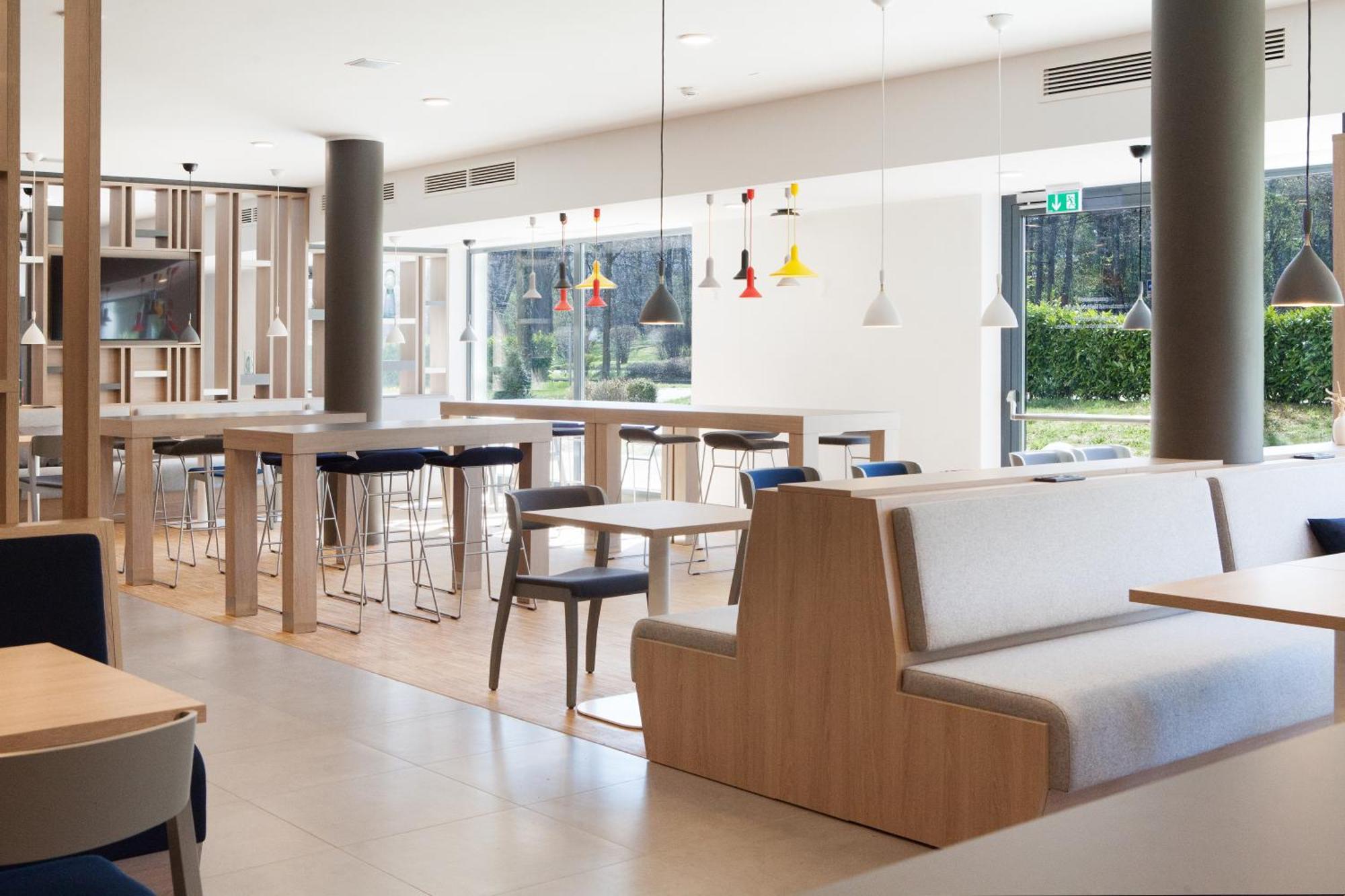 Holiday Inn Express Neunkirchen By Ihg Bagian luar foto