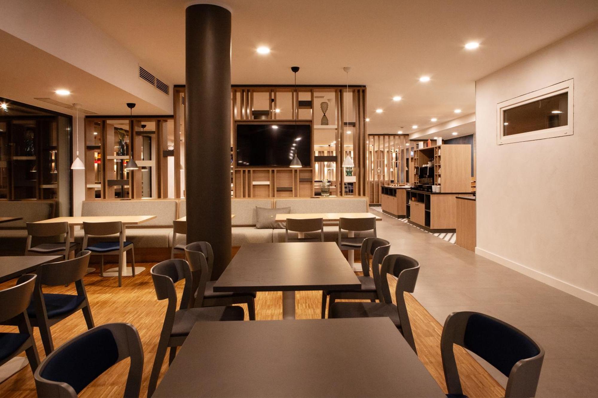 Holiday Inn Express Neunkirchen By Ihg Bagian luar foto
