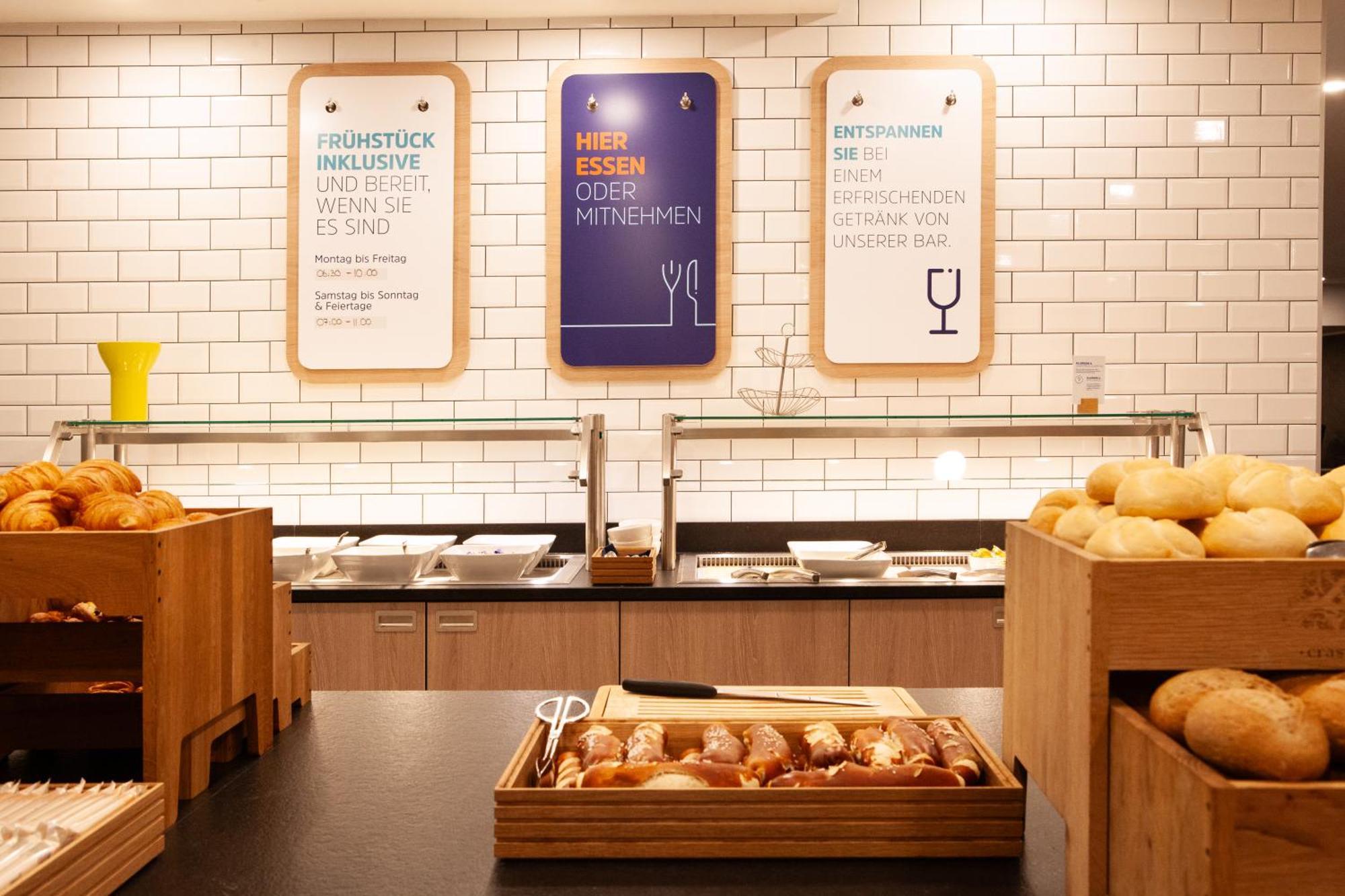 Holiday Inn Express Neunkirchen By Ihg Bagian luar foto
