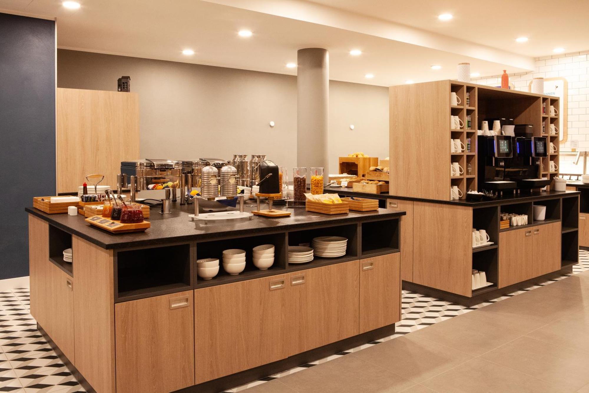 Holiday Inn Express Neunkirchen By Ihg Bagian luar foto