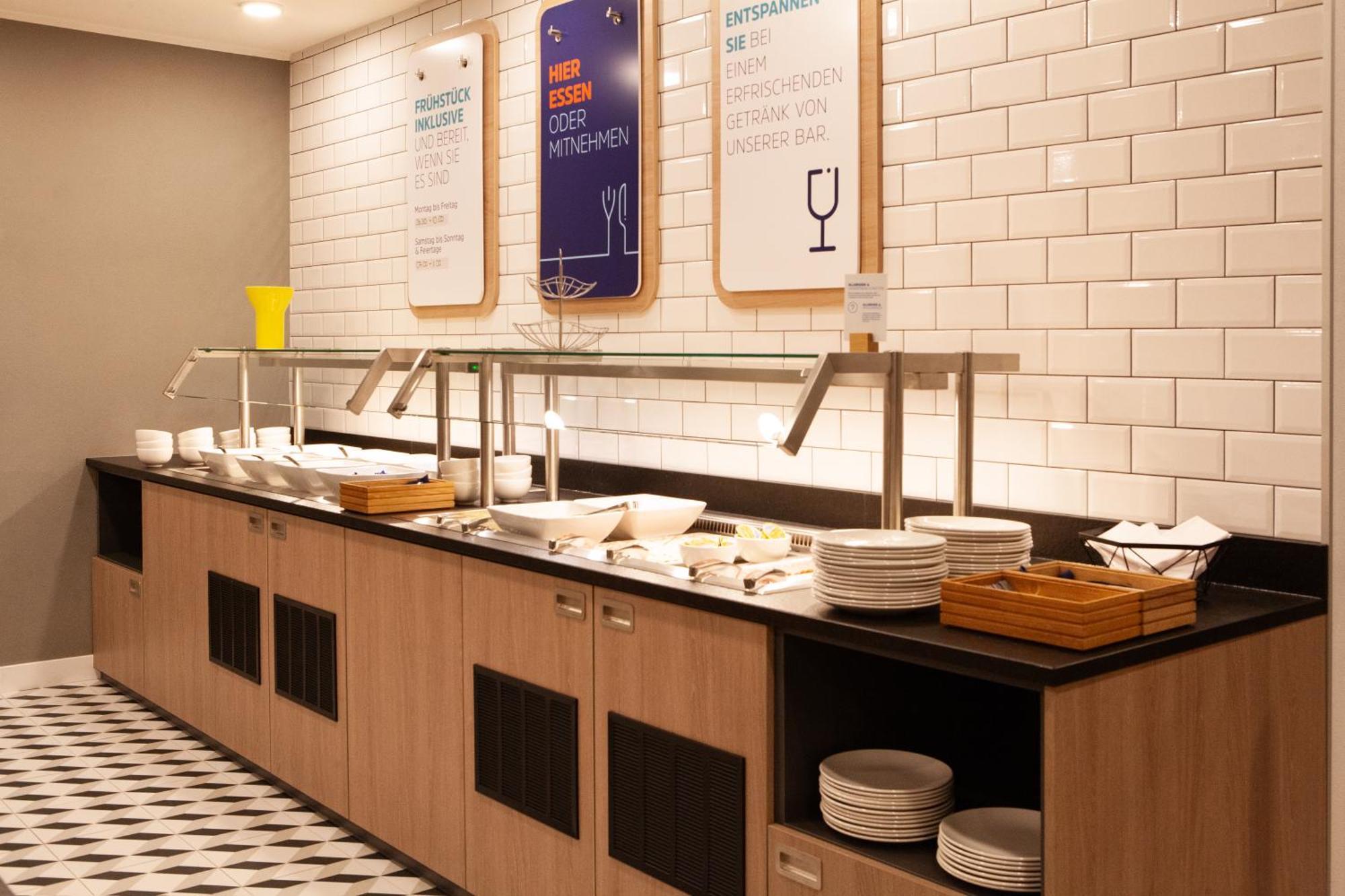 Holiday Inn Express Neunkirchen By Ihg Bagian luar foto
